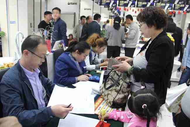情歌王子黃格選燃爆鄂爾多斯，歐路莎20周年慶鄂爾多斯站完美收官